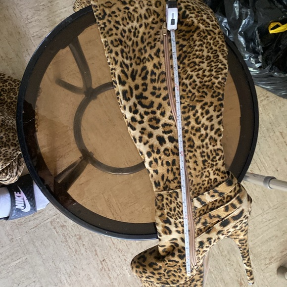 Women’s thigh high boots - Picture 4 of 14